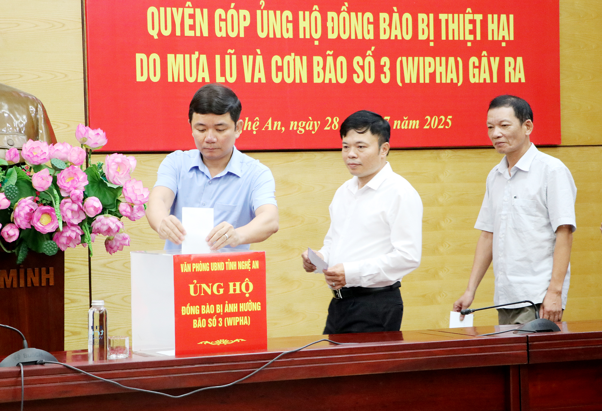 Anh-tin-bai